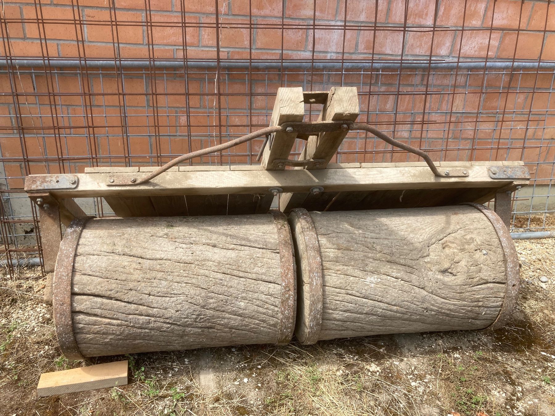 Tutte le macchine: Walze, Glattwalze, Ackerwalze aus Holz – Usato da Winistorf venduto da Frosch55 2
