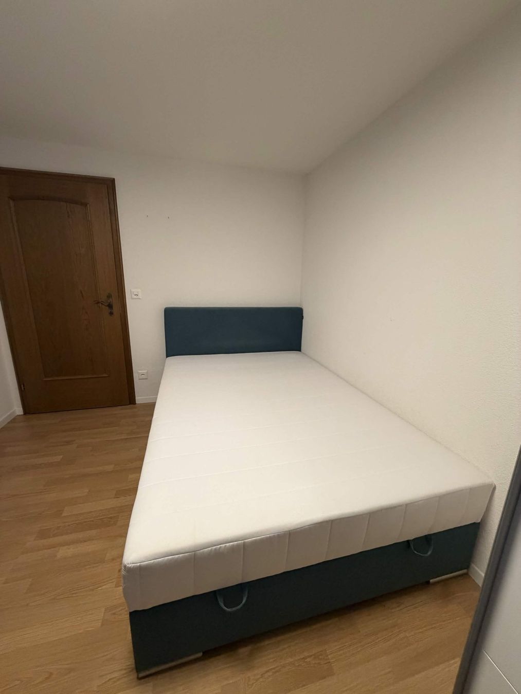 Betten: Bett – Gebraucht aus Wollerau von nic_bp99