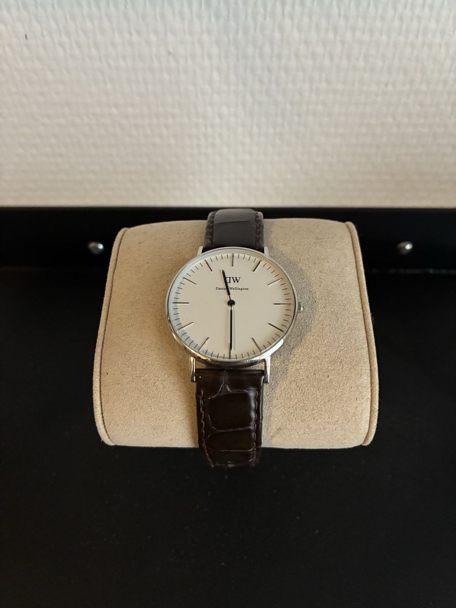 Daniel Wellington Orologi: Daniel Wellington Armbanduhr – Usato da Biel/Bienne venduto da taa-ku