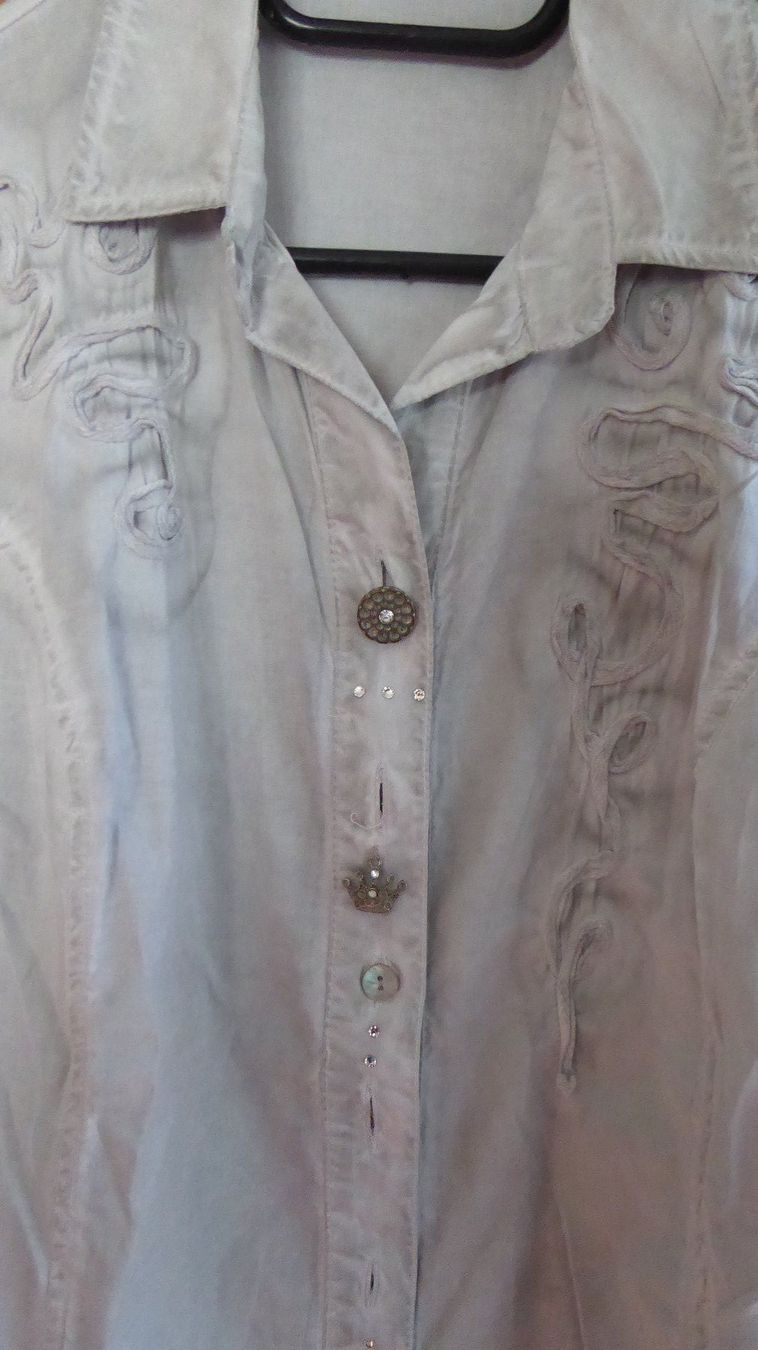 Blusen: Sehr schöne Beige Bluse Gr XL – Gebraucht aus Sargans von Benziner 1
