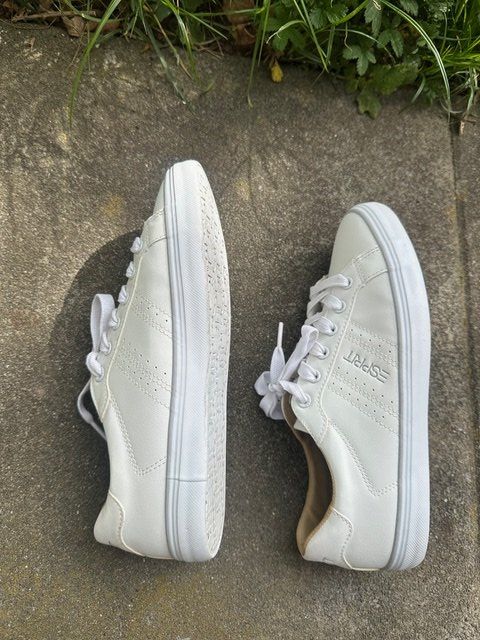 Esprit Scarpe da donna: Esprit Leder-Sneaker, gr38 – Nuovo (secondo la descrizione) da Wolfhausen venduto da kopeka 1