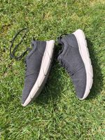 Sneakers aus Hanfmaterial, schwarz Grösse 42, gebraucht