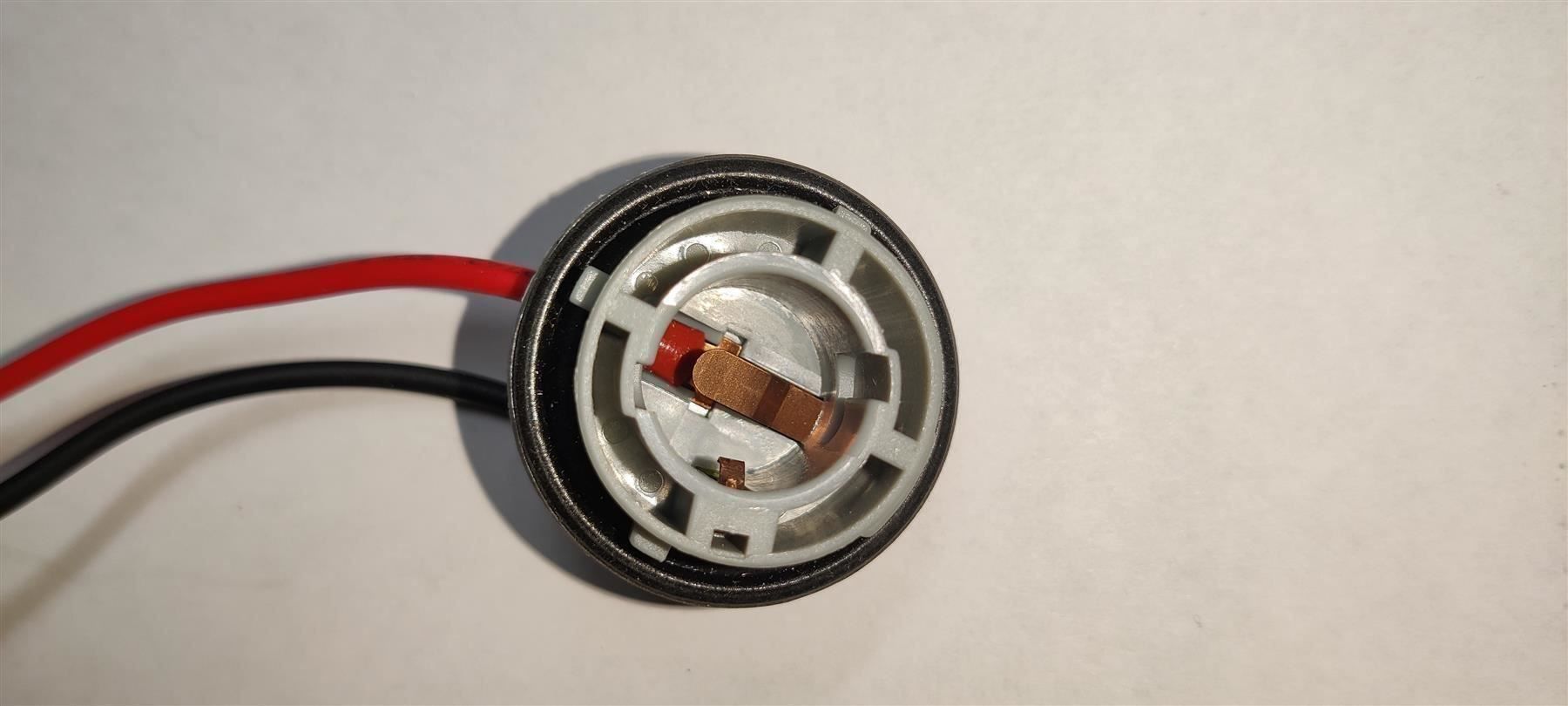 Tutti pezzi di ricambio auto: Fassung Sockel Kabel BA15s – Nuovo (secondo la descrizione) da Wohlen AG venduto da Rianxo 4