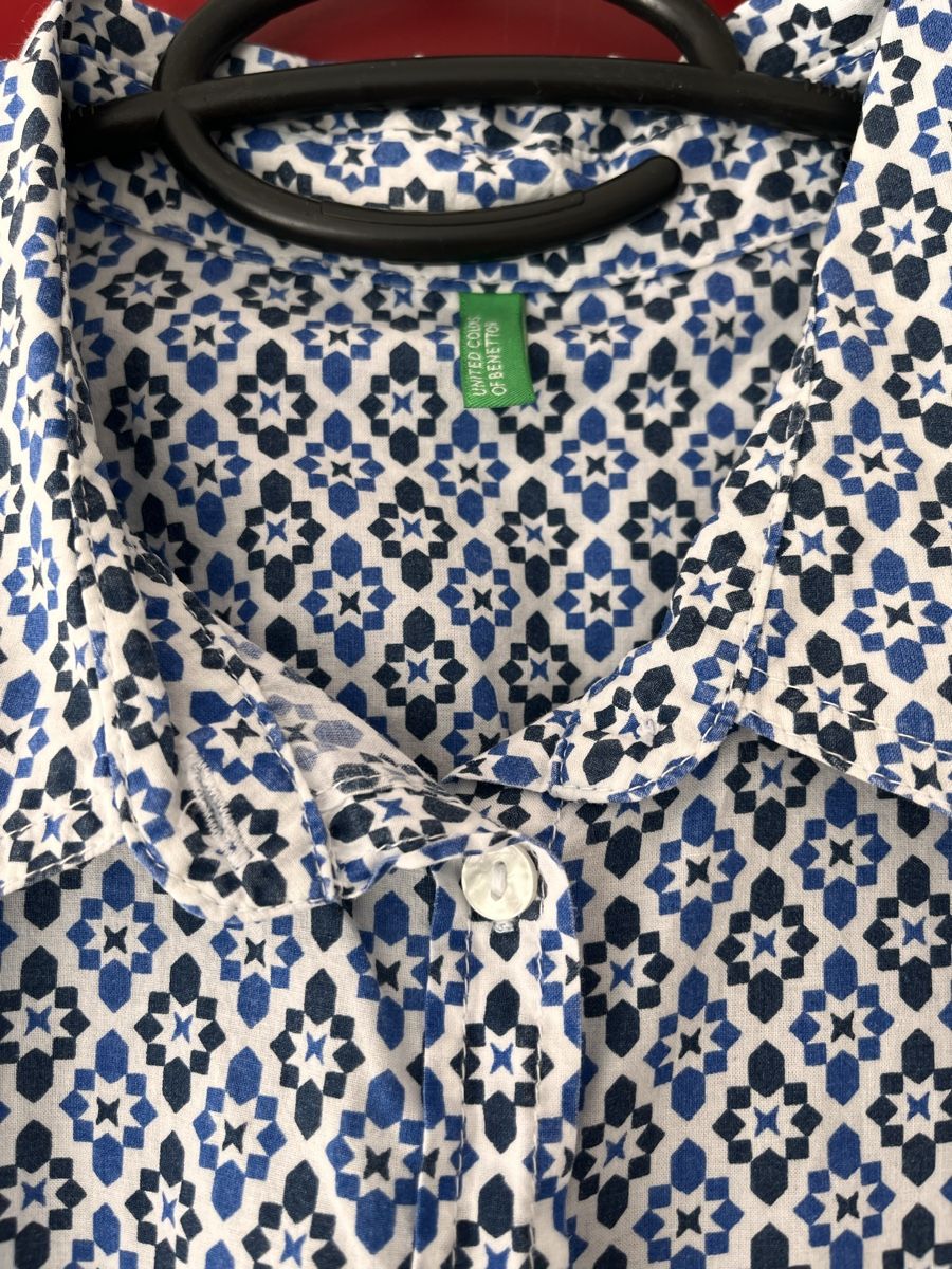 Benetton Camicette: Blouse Benetton à motifs bleus taille M – Usato da Romont FR venduto da cat_j6ww 2