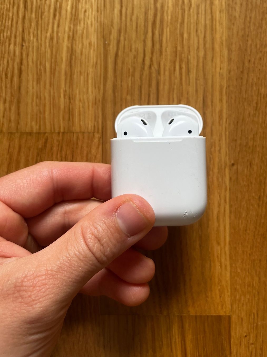 Apple Kopfhörer: AirPods 2. Generation Ladecase mit Kopfhörer – Gebraucht aus Zürich von corinne.nussbaumer20 1