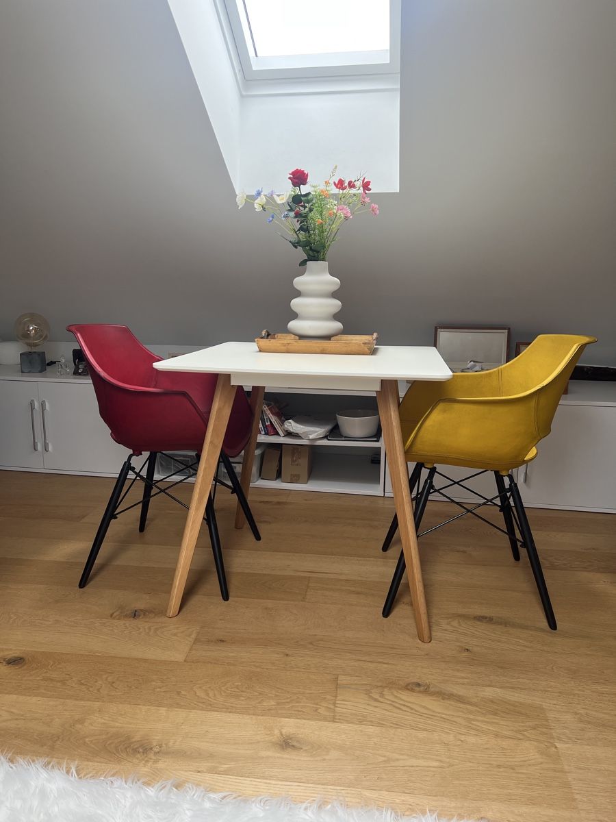 Tables: Table blanche 80X80 – D'occasion à Châtel-St-Denis par Calou1820 1