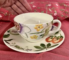 Grande tasse GIEN, motif Passiflore, comme neuve!