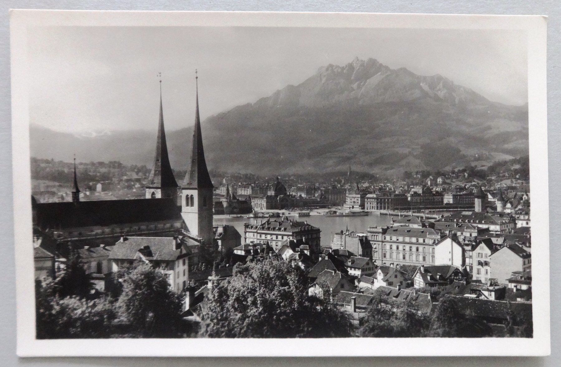 Cartes postales: Luzern, Hofkirche, Pilatus – D'occasion à Fétigny par Billy2miny
