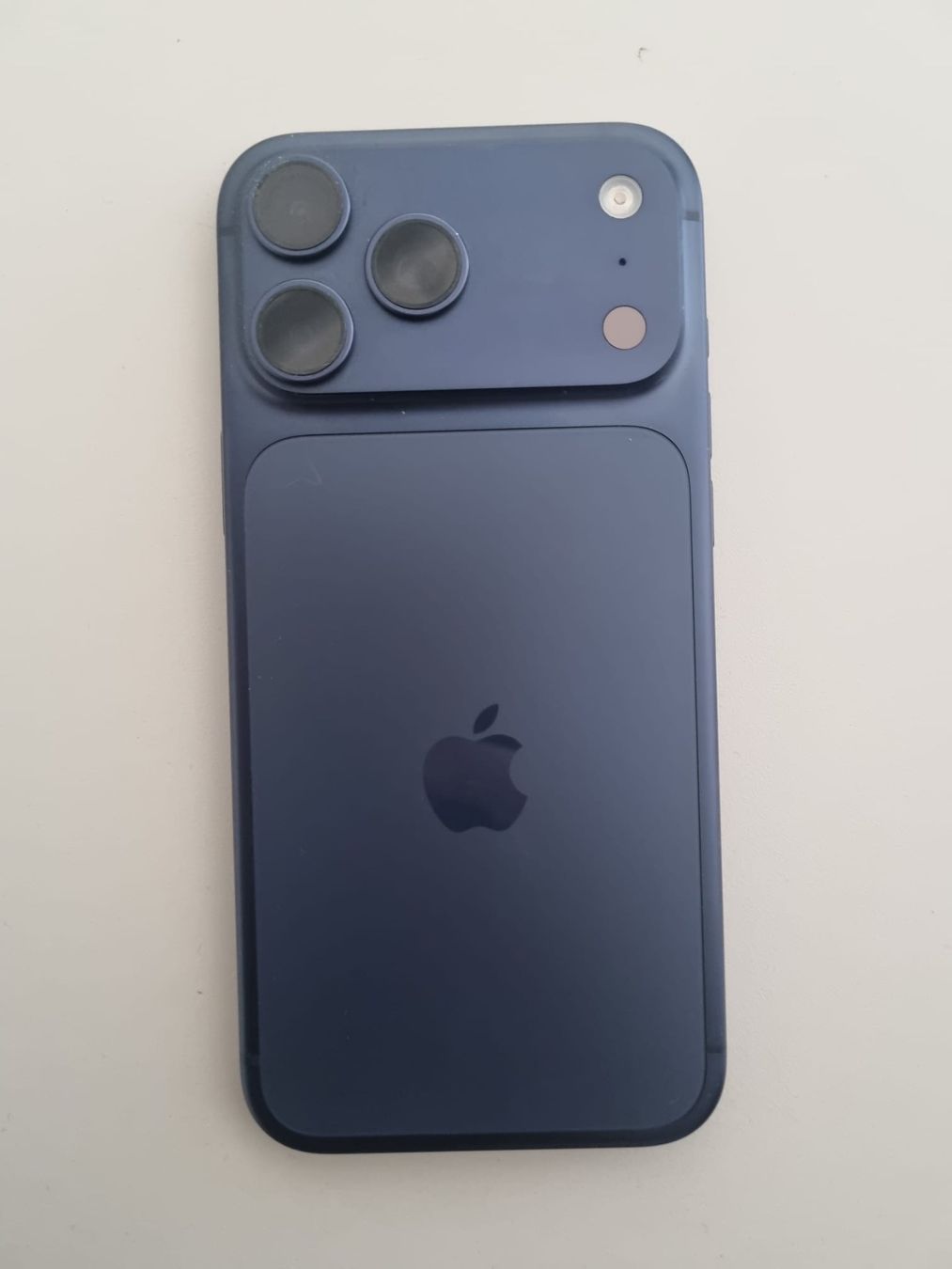 Apple Handys / Smartphones: Iphone 17 pro max Deep Blue – Gebraucht aus Areuse von fright 2