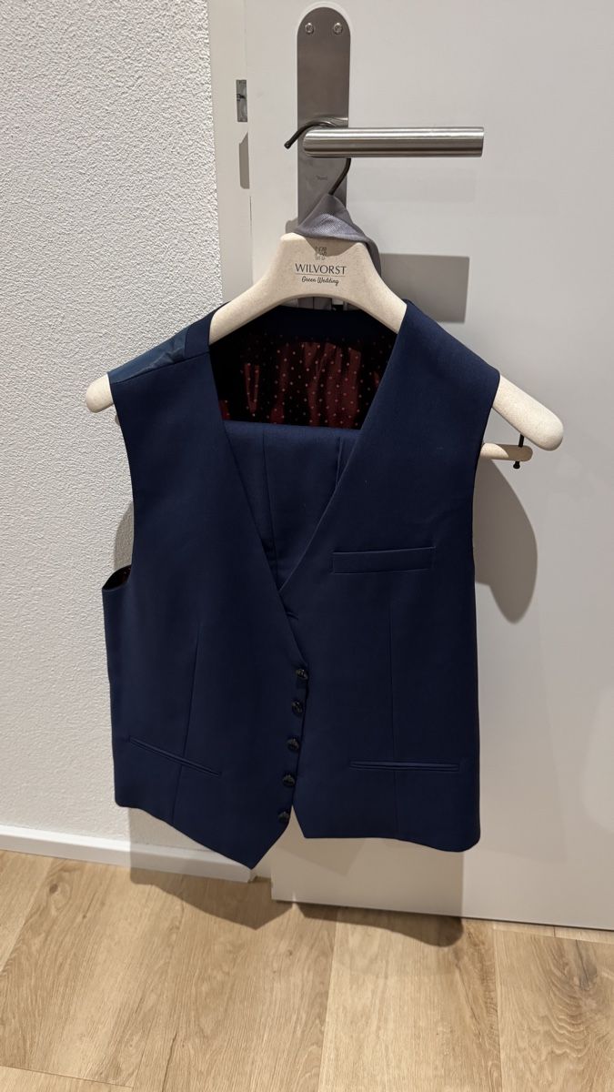 Cinque Costumes, combinaisons de sport et fonctionnelles: Cinque Anzug  – D'occasion à Eiken par ju.bi 1