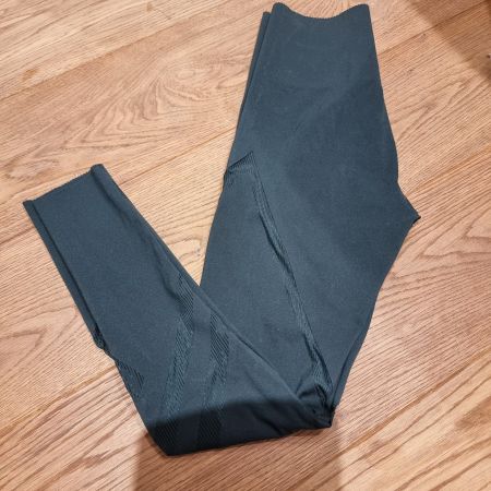Leggings OYSHO dunkelgrün Grösse S guter Zustand