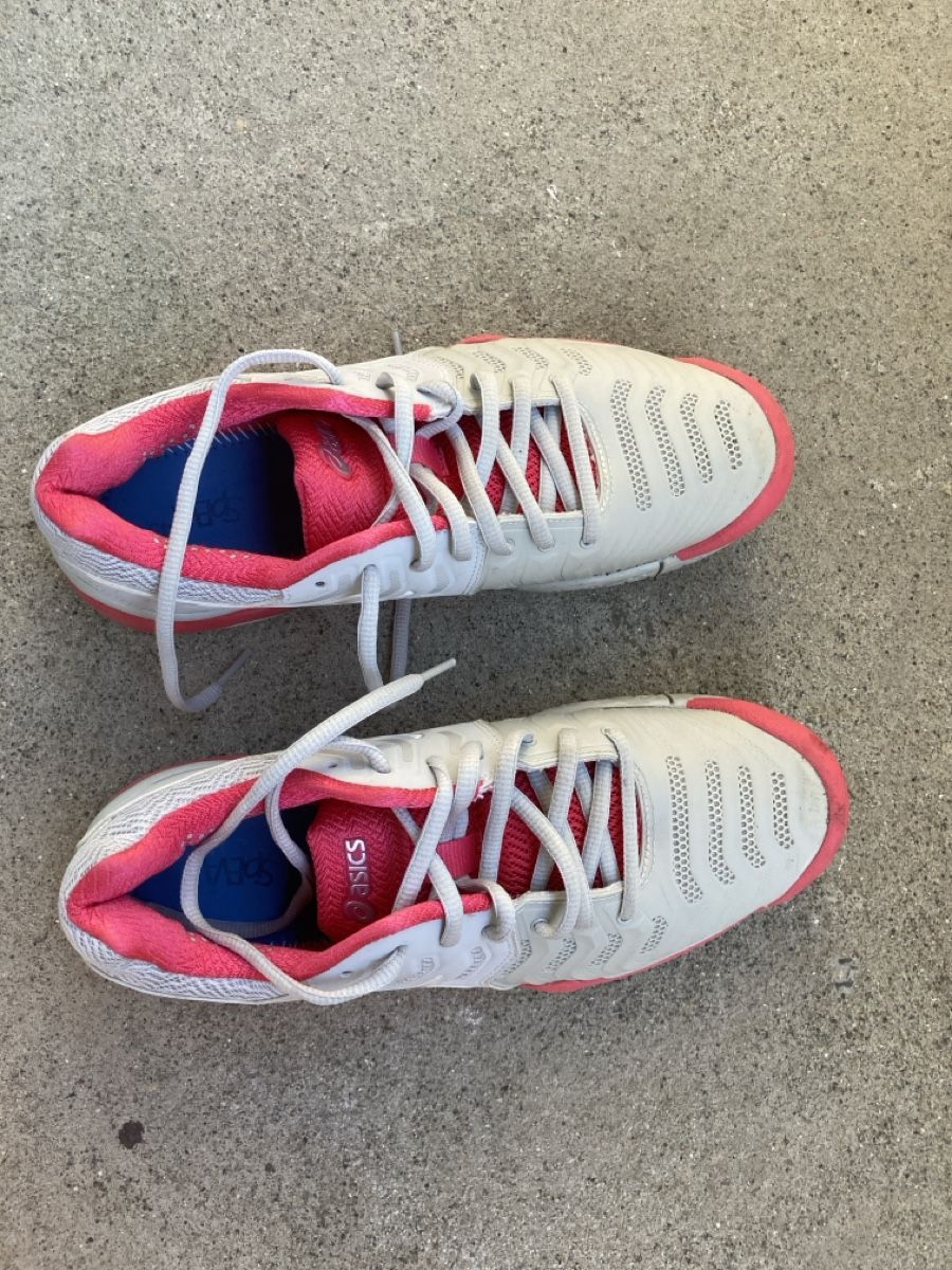 Chaussures femmes: Turnschuhe von Asics – D'occasion à Horw par Enni01 1