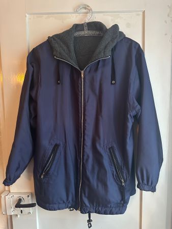 Winterjacke mit Kapuze, super bequem!
