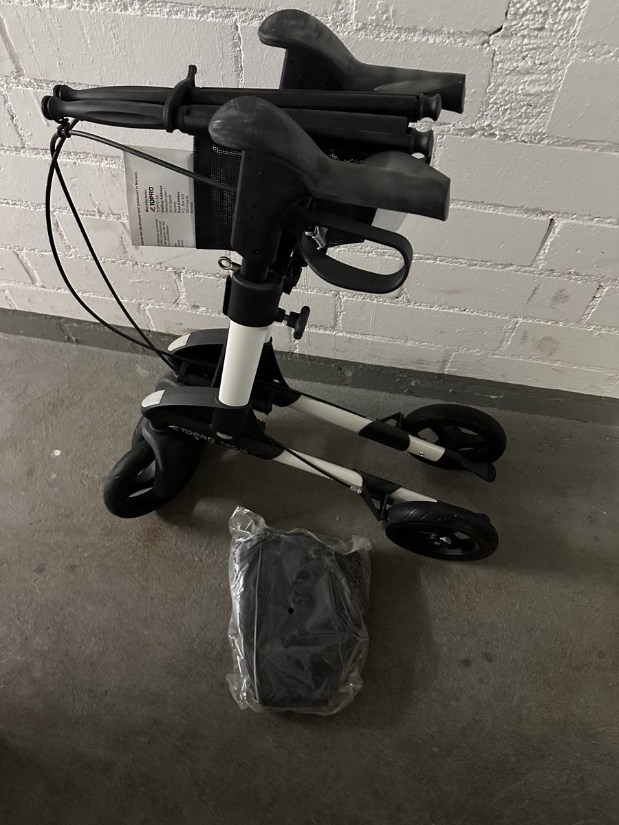 Aides à la marche: Rollator  – Neuf avec emballage d'origine à Bützberg par Chisco 1