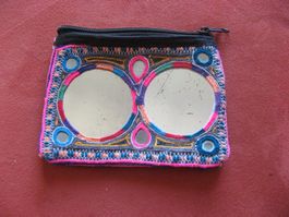 Portemonnaie oder Etui aus Indien mit 2 grossen Spiegeln