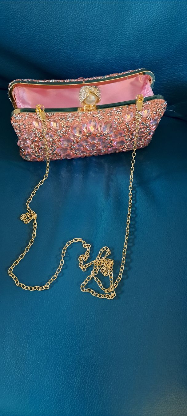 Taschen für Damen: Pinkrosa Abendhandtasche mit Pailletten – Neu (gemäss Beschreibung) aus Basel von DesireeYaDa 4