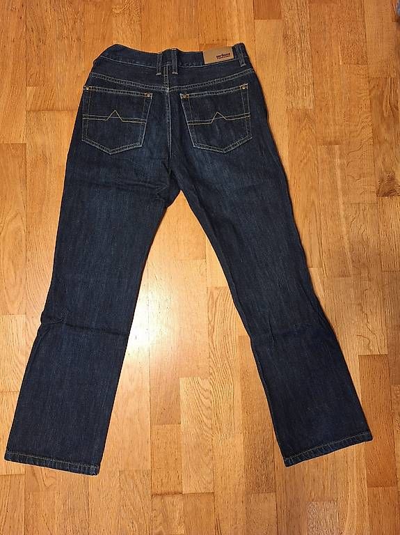 Jeans: Slim Straight Jeans – Usato da Zürich venduto da lau_sx6z 2