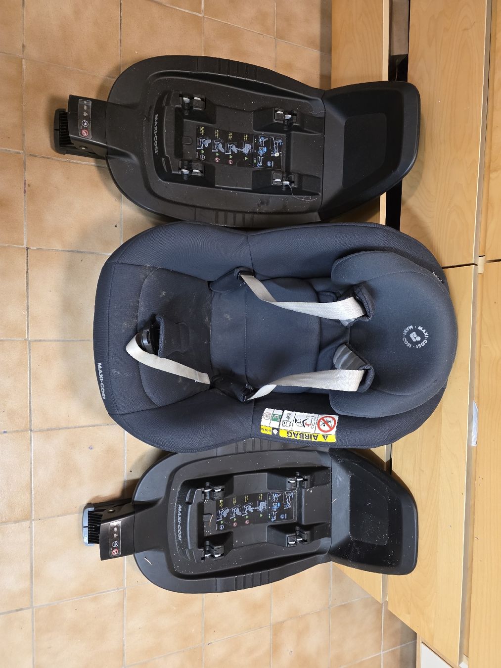 Maxi-Cosi Seggiolini per auto: Maxi-cosi Pearl pro 2 + base – Usato da Cudrefin venduto da Jamy201289