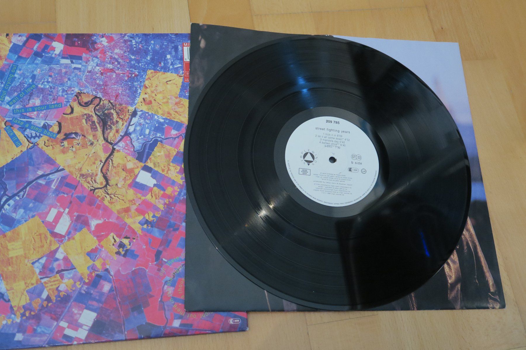 Dischi in vinile: Simple Minds – Street Fighting Years – Usato da Thun venduto da Karibu70 4