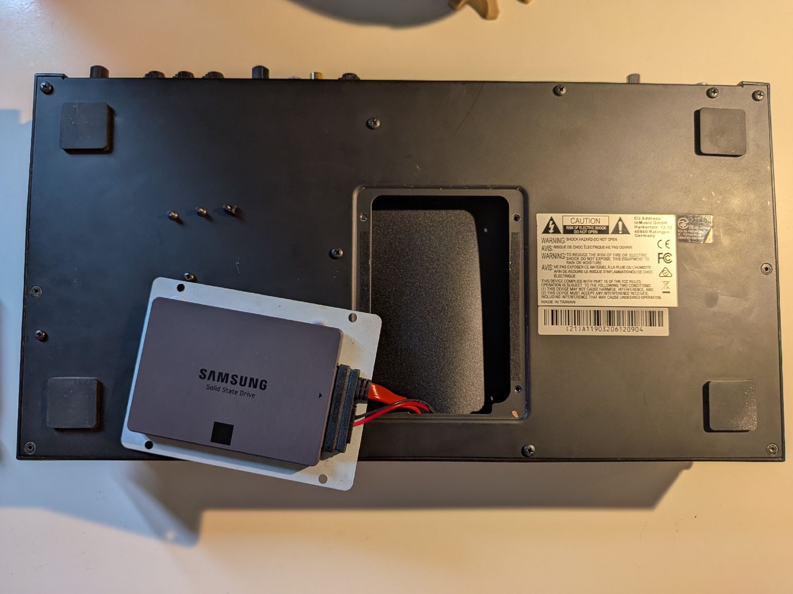 Akai Musikinstrumente: Akai MPC Live – Gebraucht aus Zürich von JamesBacon 3
