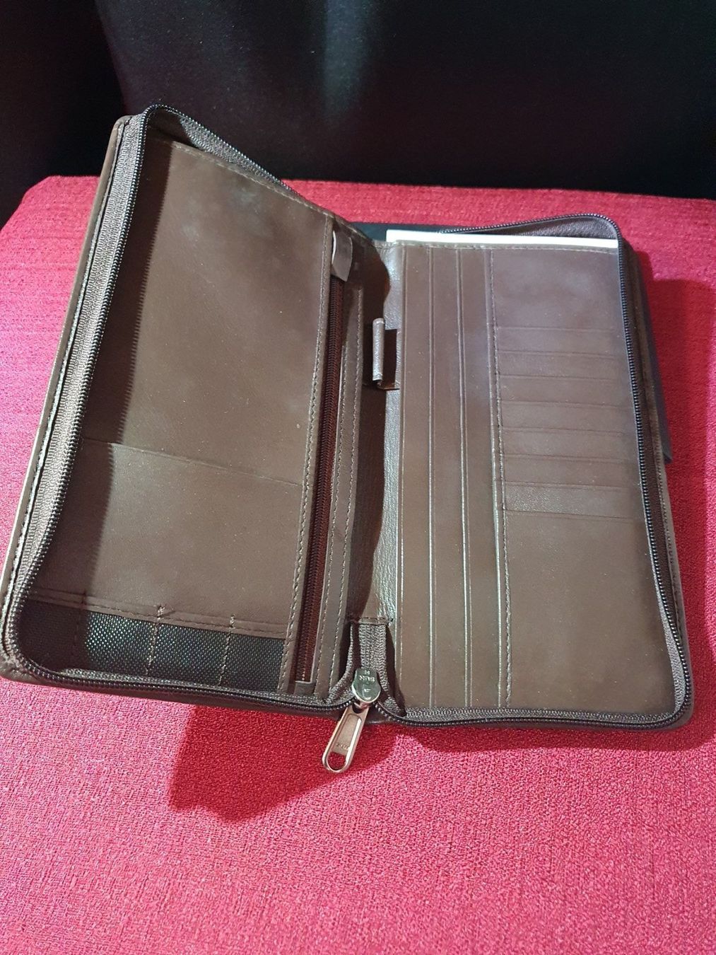 Altro in  Abbigliamento & Accessori: Praktischer Reise Etui – Nuovo e nell'imballaggio originale da Abtwil AG venduto da MaVo.0710
