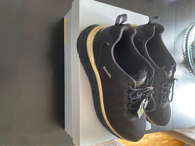 Bench Damenschuhe: Bench Sneaker, Grösse 39, Neu mit Etikett! – Neu und originalverpackt aus Gossau Sg von olles 4