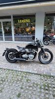 Triumph bobber 