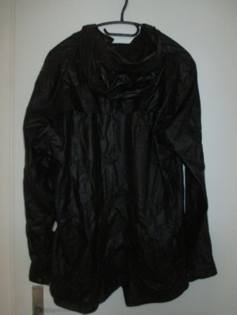 Regenmantel Rains