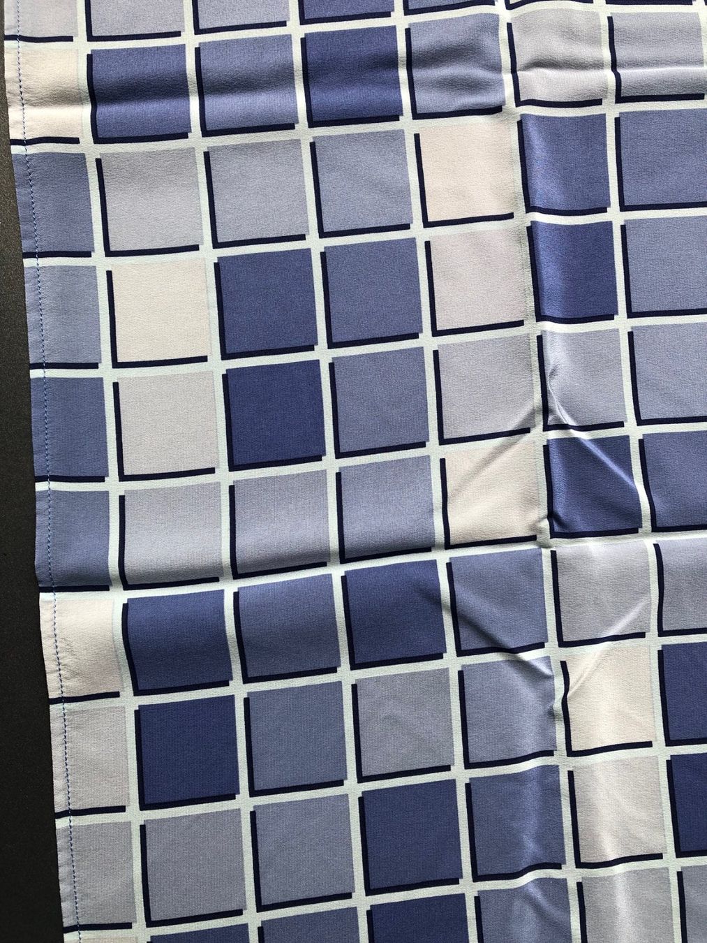 Foulards & écharpes: Seidenschal grau-hellblau – D'occasion à Winterthur par Barunggeli 2