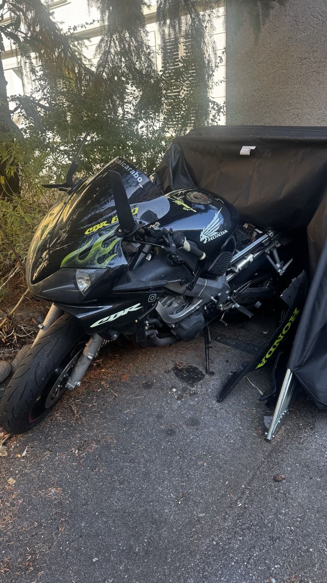 Honda Strada: Cbr600 f4i – Usato da Luzern venduto da cal_d6f6