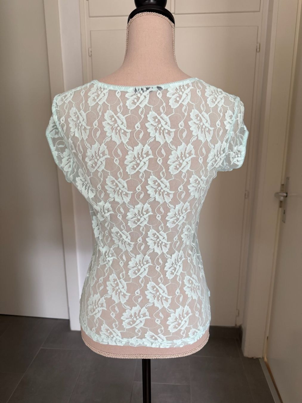 H&M Top: H&M - Top - M – Usato da Sion venduto da accroshoes 2