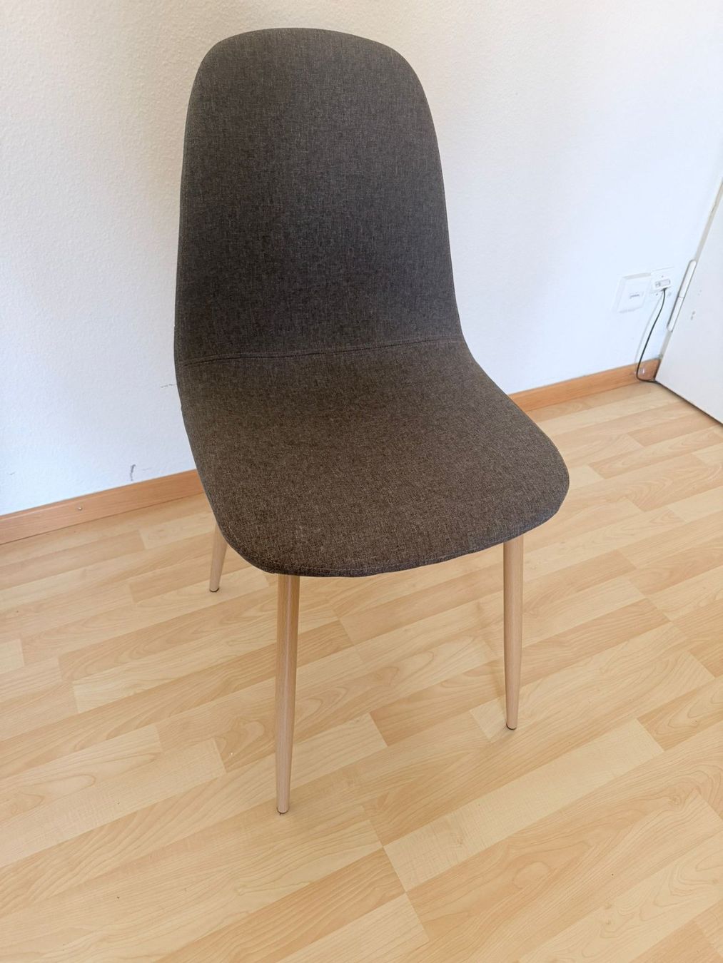 Sedie: 6 Esszimmerstuhlen // 6 dining chairs – Usato da Dübendorf venduto da sel_2mxt 1