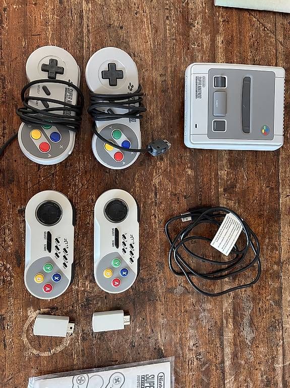 Nintendo Console: Nintendo SNES MINI + manopole wireless – Usato da Bellinzona venduto da Yoichi 2