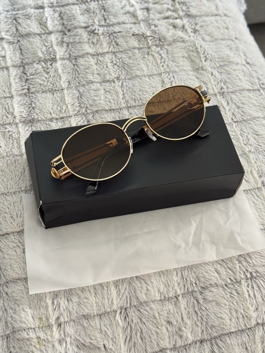 Brillen & Gläser: Lunette de soleil – Neu und originalverpackt aus Châtel-St-Denis von Montclair_Swiss