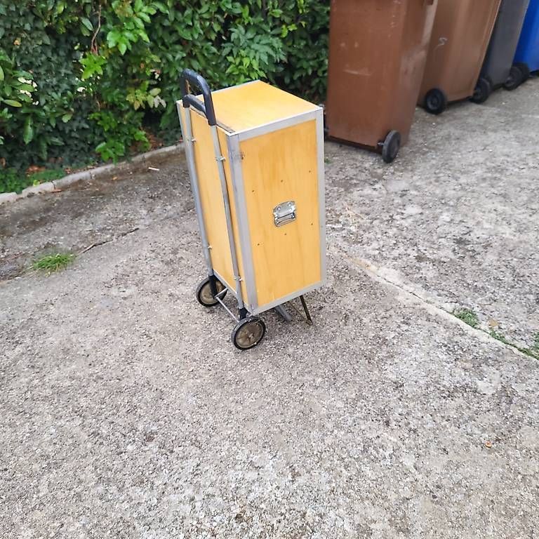 Banconi: chariot-box universel – Usato da Bussigny venduto da DOC1030