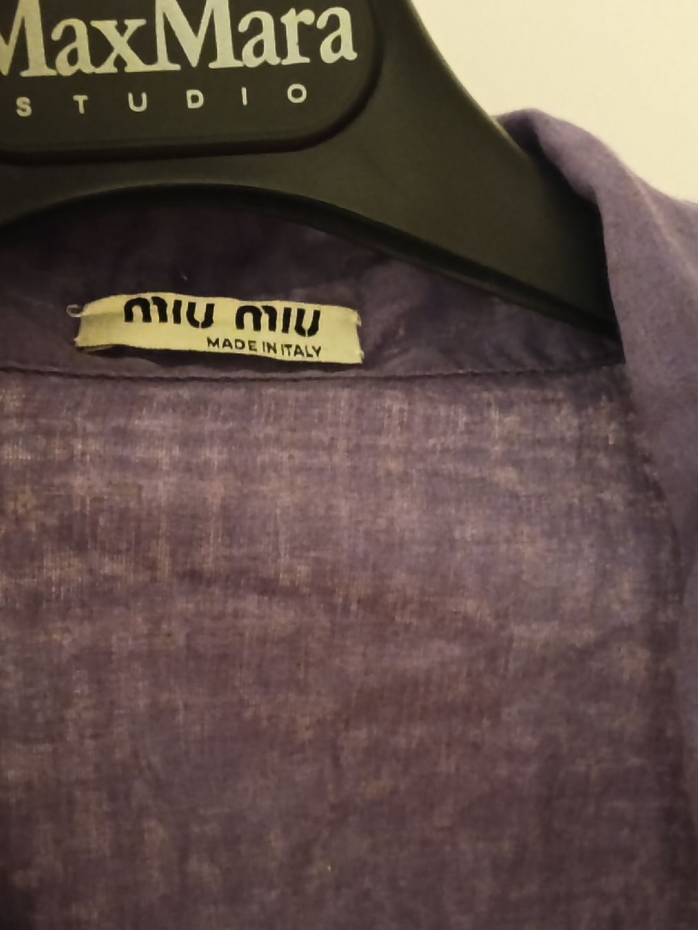 Miu Miu Camicette: Linen shirt Miu miu – Usato da Uitikon Waldegg venduto da Alis_Stelian_Nenkov 2