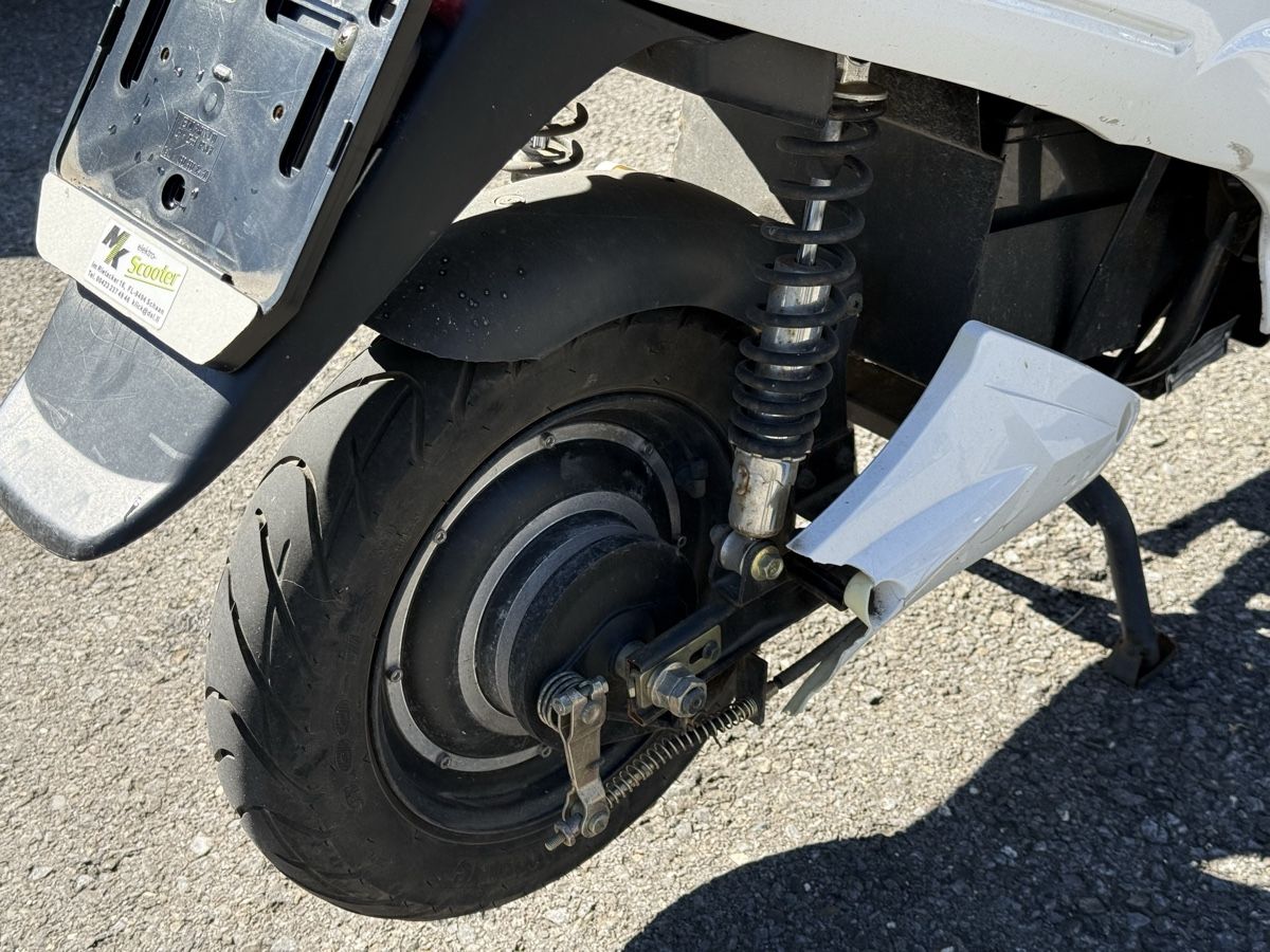 Yadea Scooter: E Roller Yadea Yd 1200D – Usato da Buchs SG venduto da Liana2016 3
