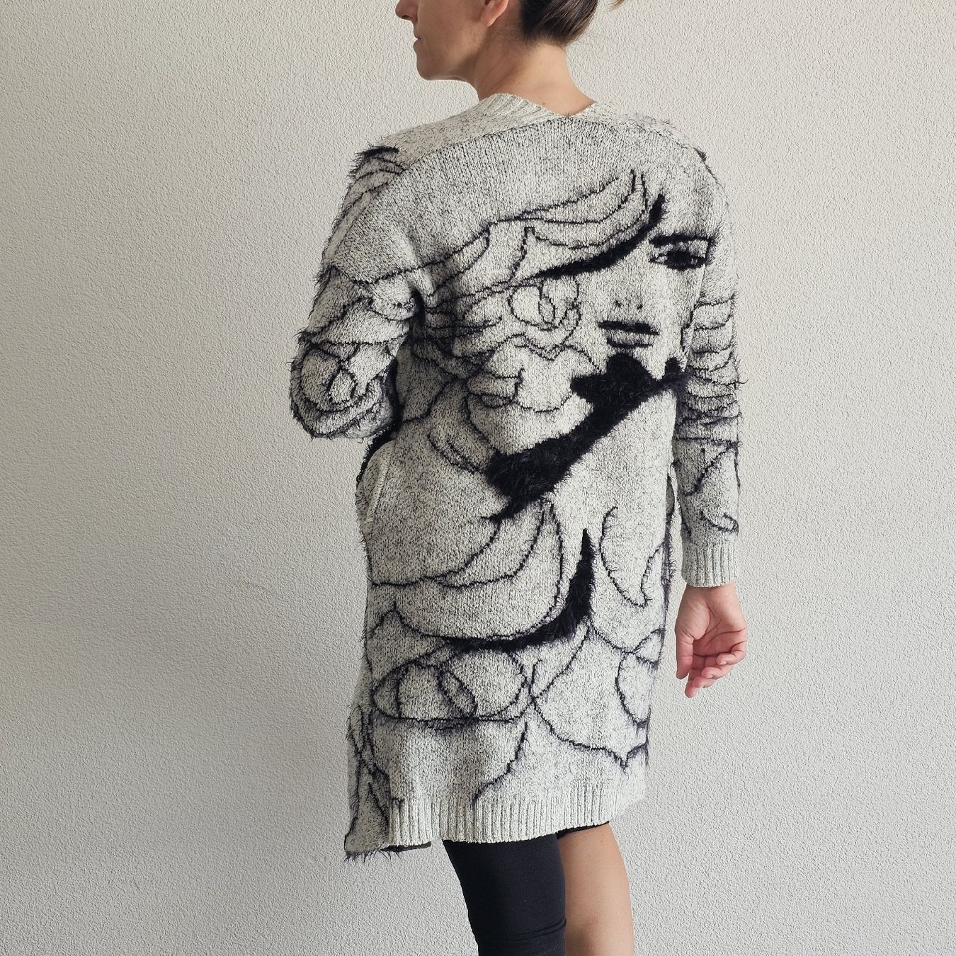 Giacche: Cosy Cardigan, Grey with unique Pattern, Size Medium. – Nuovo (secondo la descrizione) da Matten b. Interl venduto da Vanilla8 1