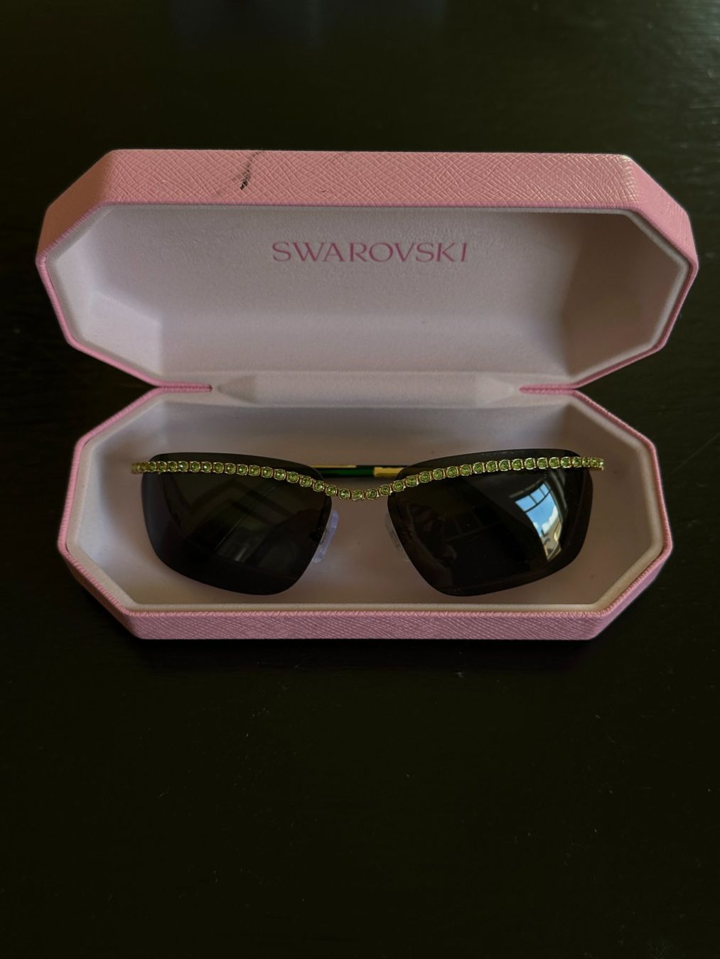 Occhiali & Lenti: Swarovski Sonnebrille mit Kristallen – Nuovo (secondo la descrizione) da Zürich venduto da lixius
