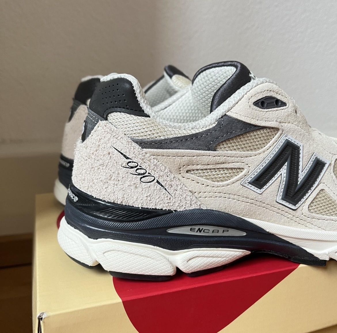 New Balance Scarpe da uomo: New Balance 990v3 Moonbeam - Teddy Santis – Nuovo e nell'imballaggio originale da Bevaix venduto da Jeandasch 2