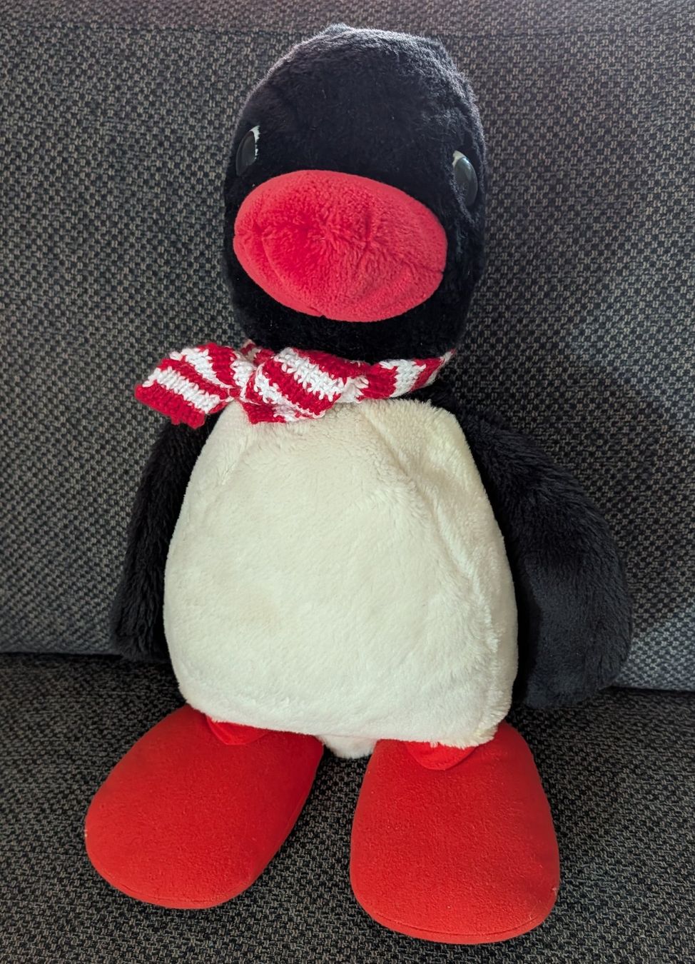 Giocattoli: Grosser Plüsch Pingu, 45cm – Usato da Nänikon venduto da Haexli_70