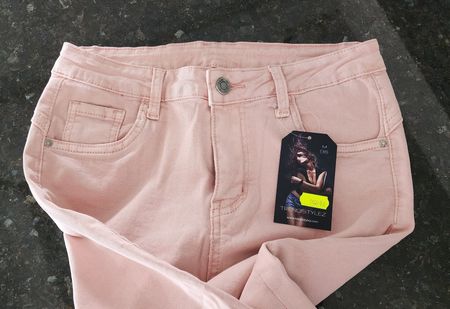 Röhrenjeans in altrosa