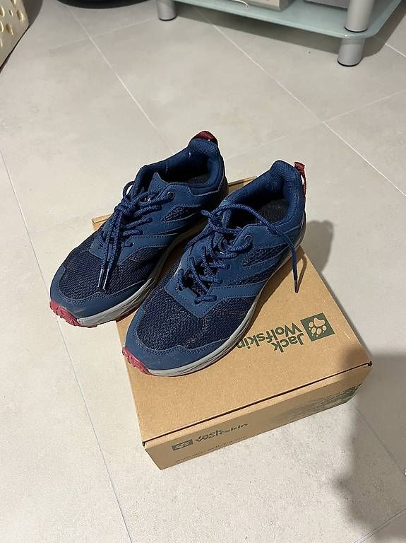 Scarpe da uomo: Baskets de randonnées taille 39 – Usato da Epalinges venduto da Kallem