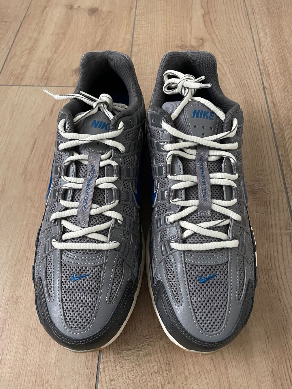 Nike Scarpe da uomo: Nike P-6000 Gr. 44 NEU – Nuovo e nell'imballaggio originale da Waltenschwil venduto da hansnine 1