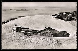 AK Beatenberg, Hotel Berghaus Niederhorn und Panorama gegen 