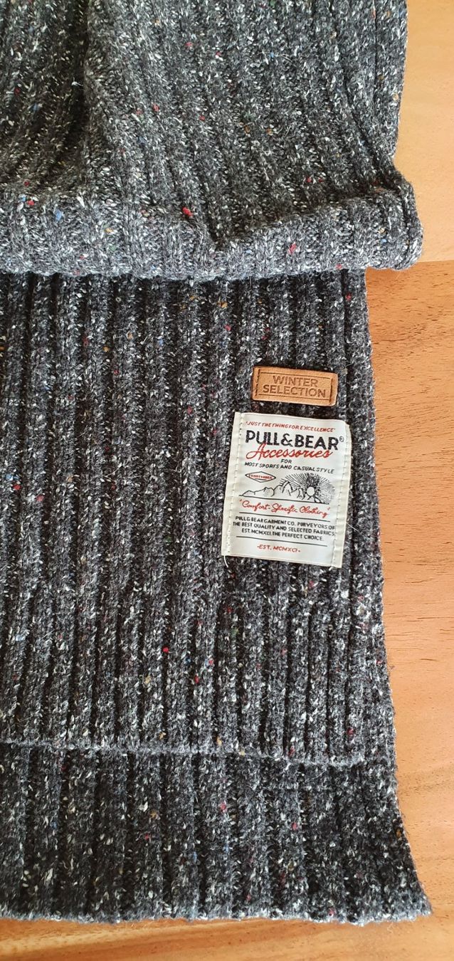 Gant Foulard & Sciarpe: Pull&Bear Schal original wolle im Grau – Usato da Zürich venduto da Leica.C89 3