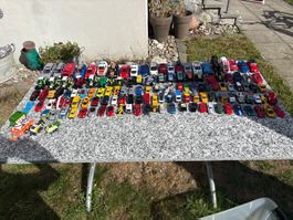 Spielzeugautos Konvolut diverse Modelle gebraucht ca. 125