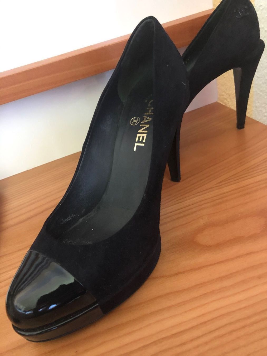 Chanel Scarpe da donna: CHANEL Schuhe. Dunkelblau. Grösse 40. – Usato da Wald ZH venduto da mlnt 2