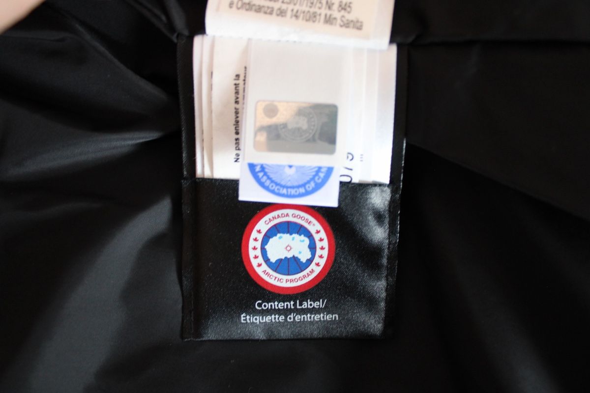 Canada Goose Giacche: Canada Goose bleu foncé – Nuovo (secondo la descrizione) da Essertines-Rolle venduto da Nono_1802 3