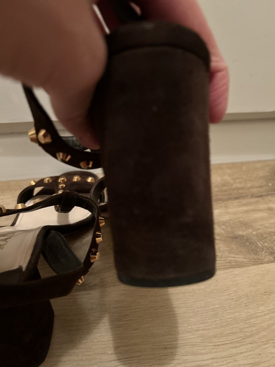 Prada Scarpe da donna: Authentic PRADA Leather Studded Sandals Brown – Nuovo (secondo la descrizione) da Zürich venduto da sel_tvq7 5